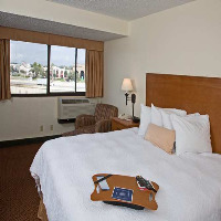 H I Express & Suites San Antonio Medical-Six Flags Exteriör bild